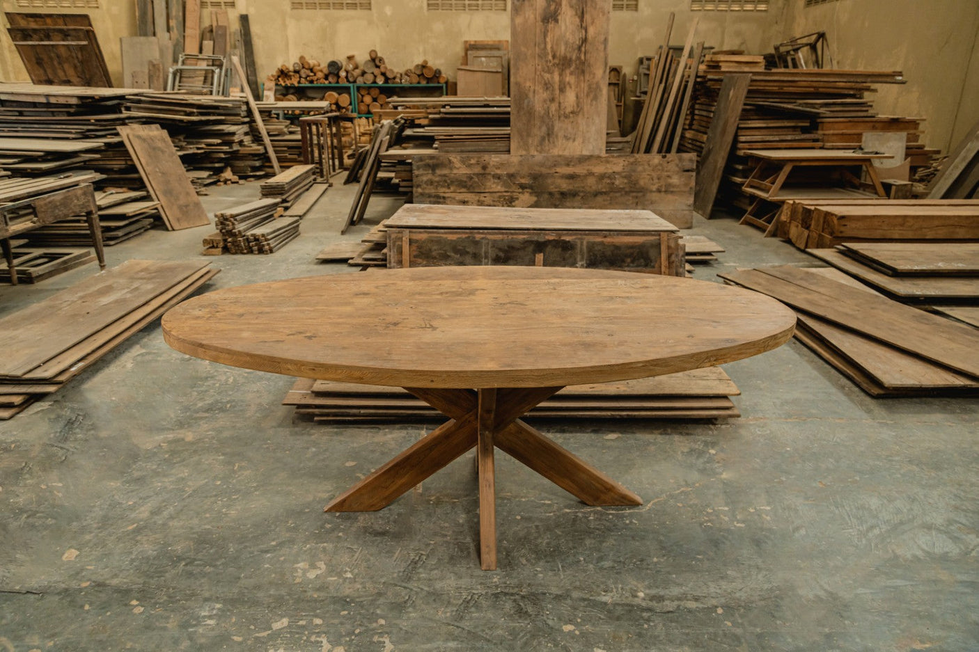 Oval Teak Dining Table 200×100 cm – Reclaimed Teak with Spider Base