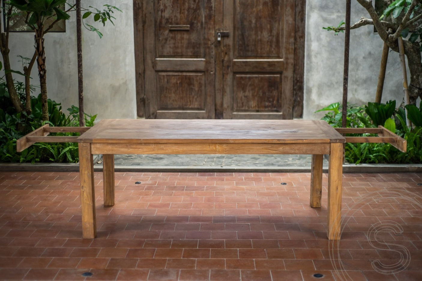 Extendable teak table 200-250-300x100 cm