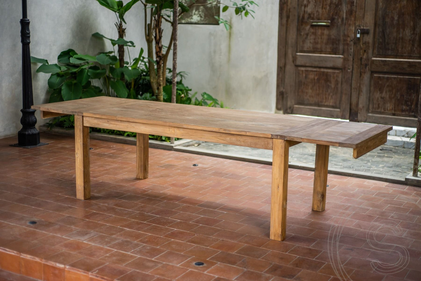 Extendable teak table 200-250-300x100 cm