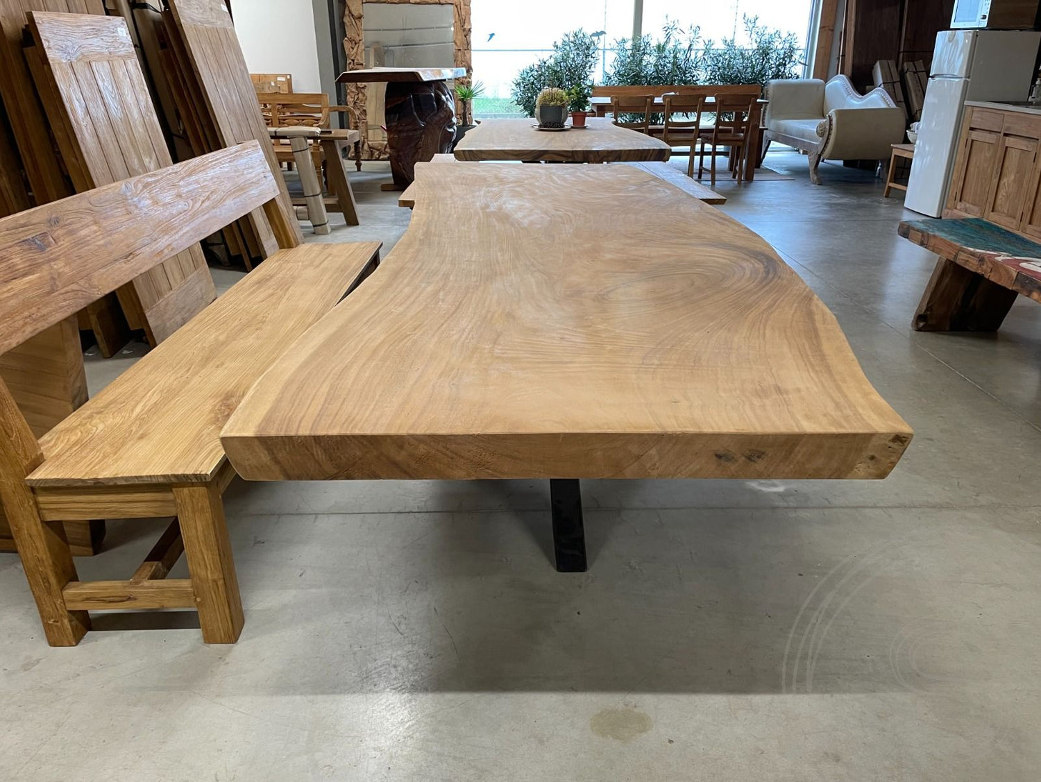 Live edge dining table Spider