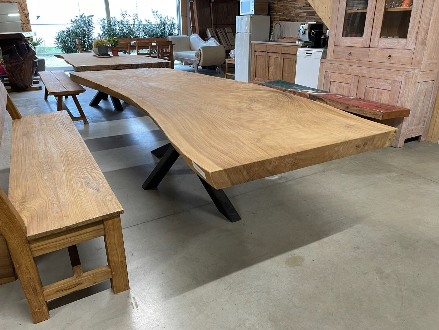 Live edge dining table Spider