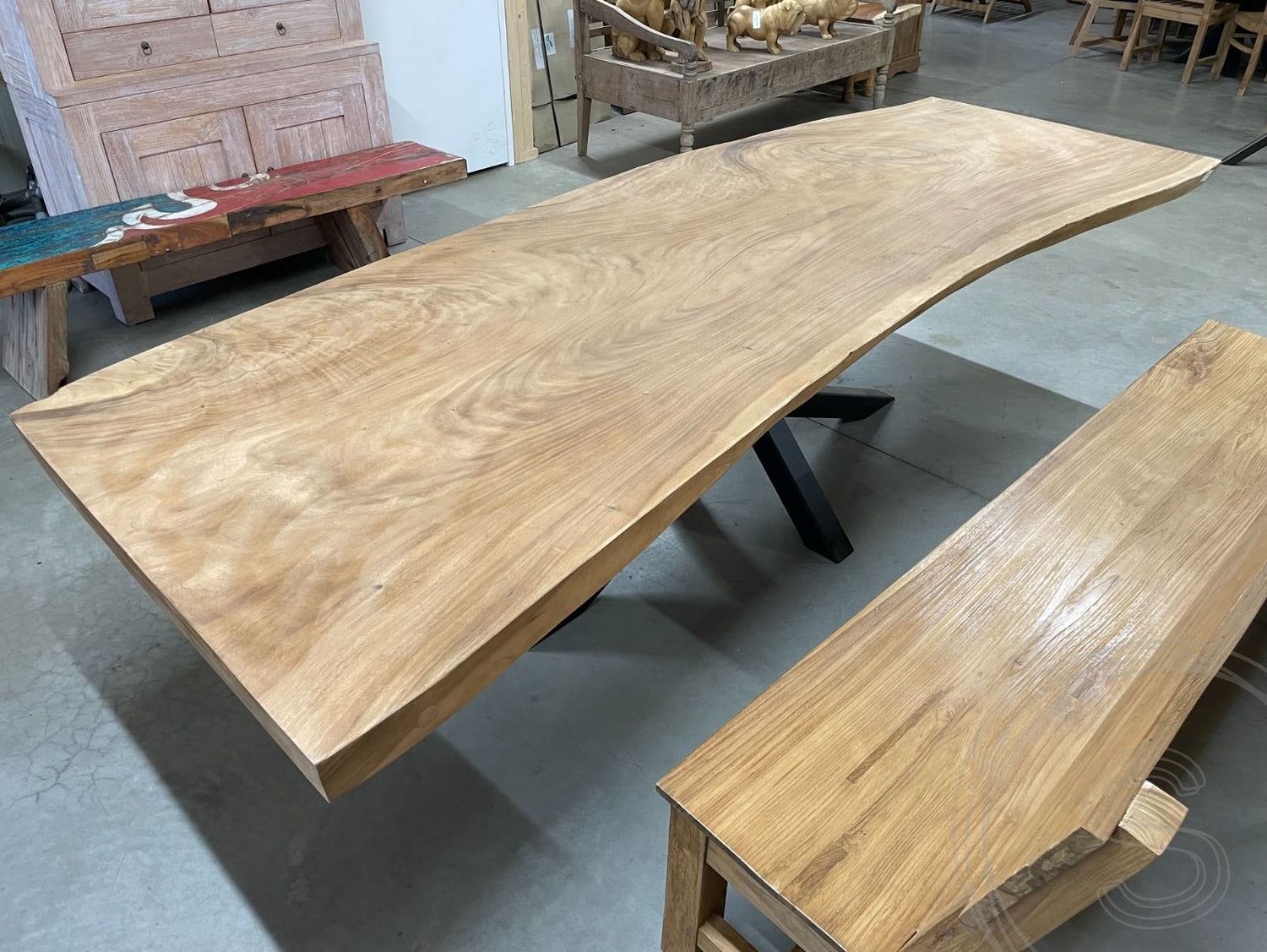 Live edge dining table Spider