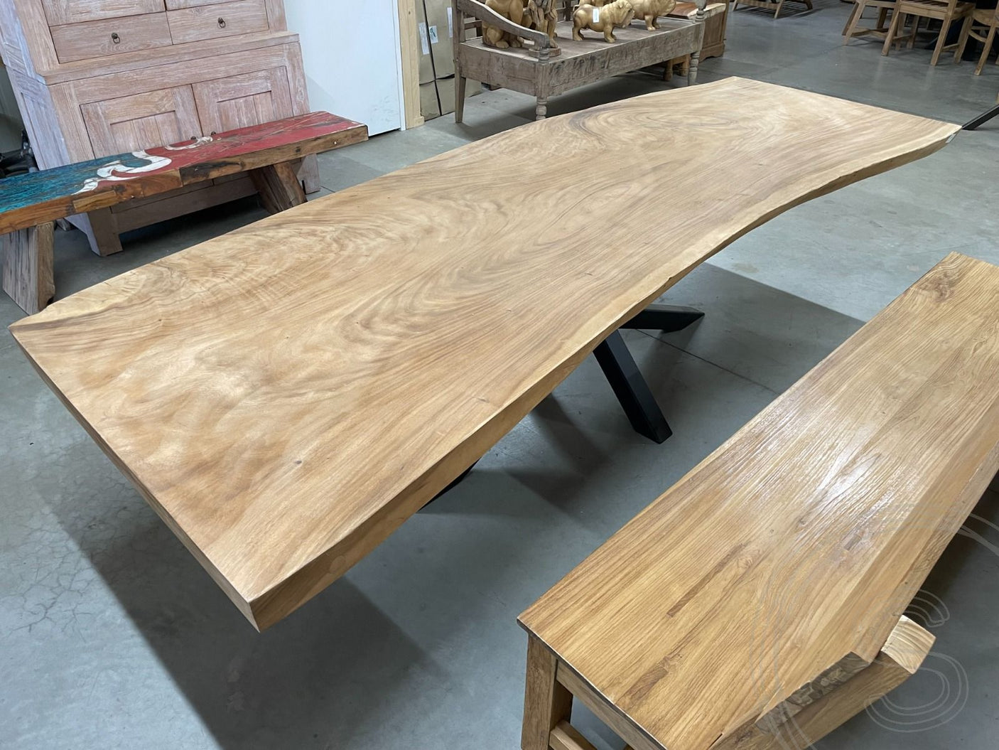 Live edge dining table Spider
