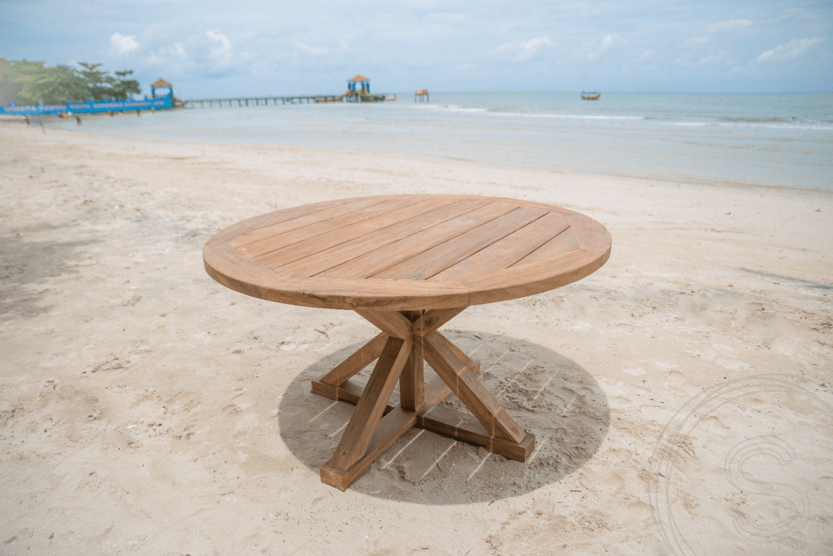 Round teak garden table 140 + 5 Betawi Gelung chairs