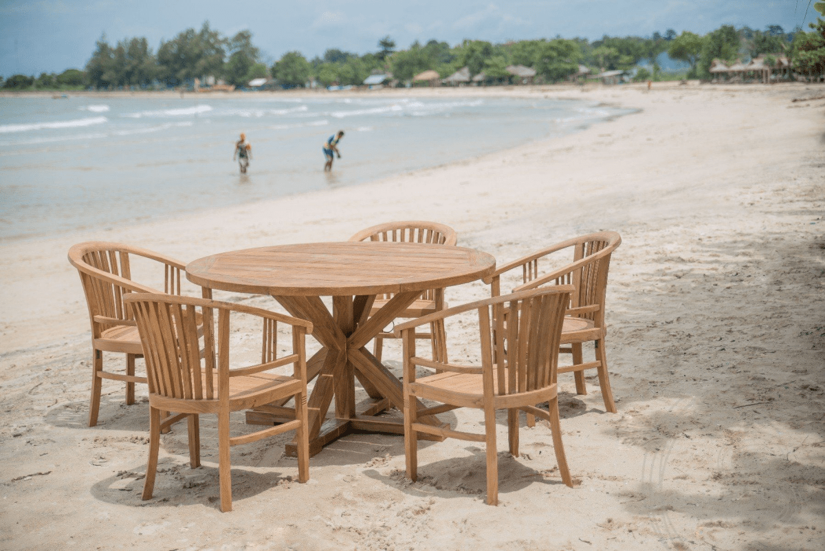 Round teak garden table 140 + 5 Betawi Gelung chairs