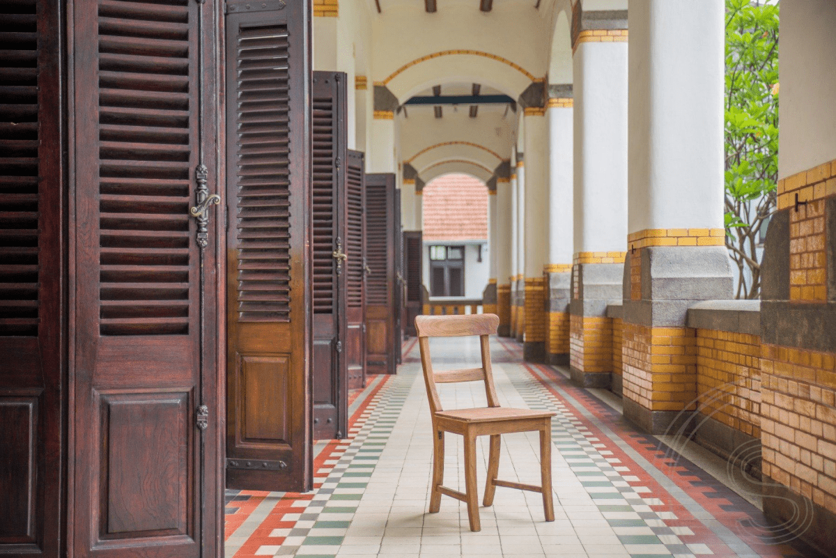 Teak table 300x100cm rustic + 10 chairs