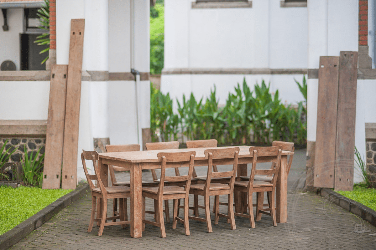 Teak table rustic 200x100 + 8 chairs