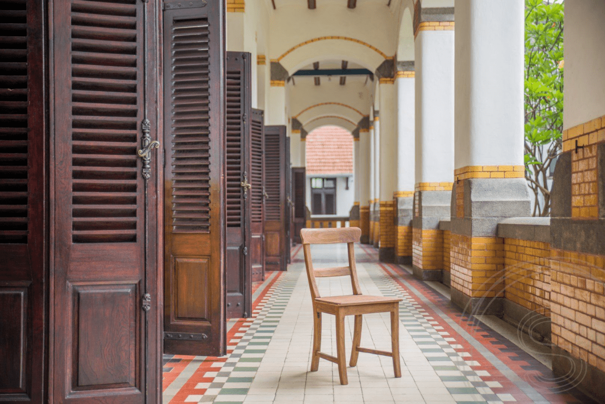Teak table 80x80 rustic + 2 chairs