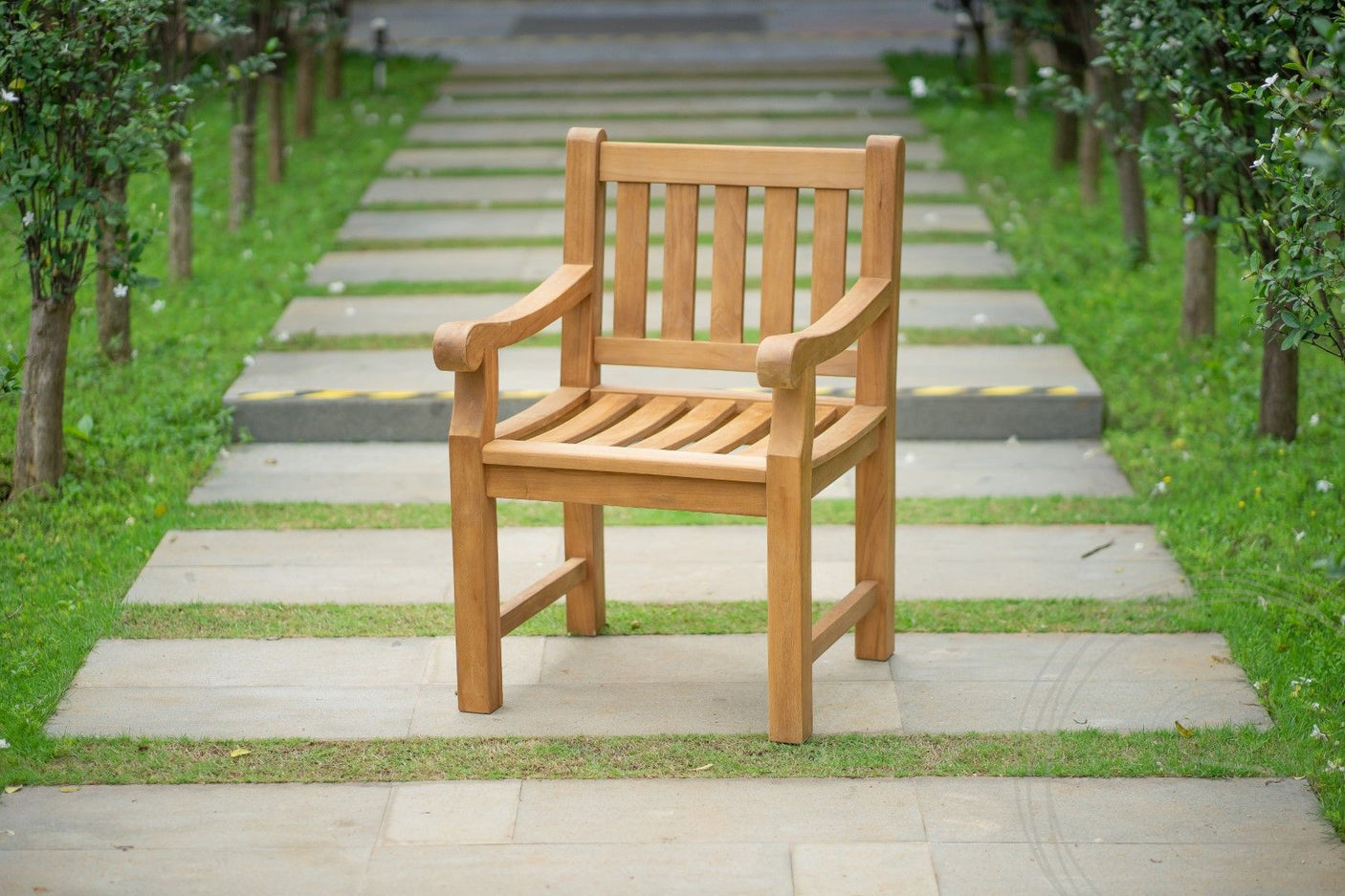 Teak garden chair elephant