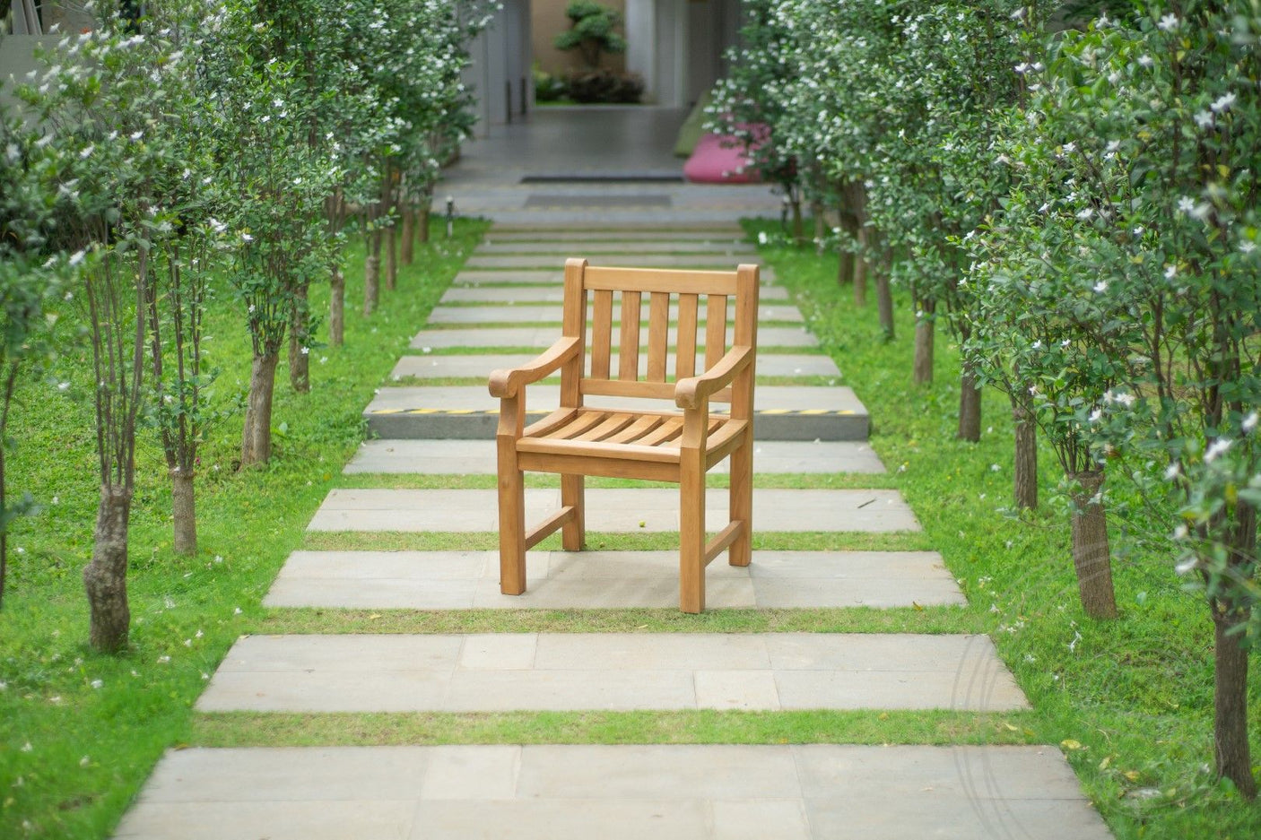 Teak garden chair elephant