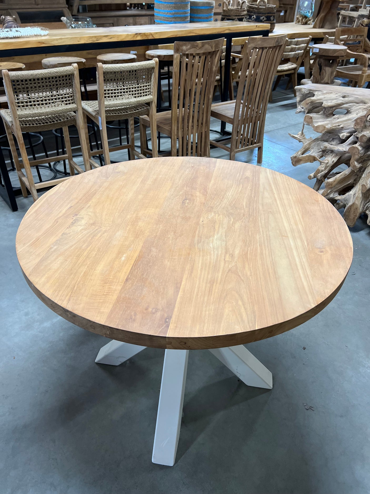 Round teak table 100cm diameter - 100x100x77cm