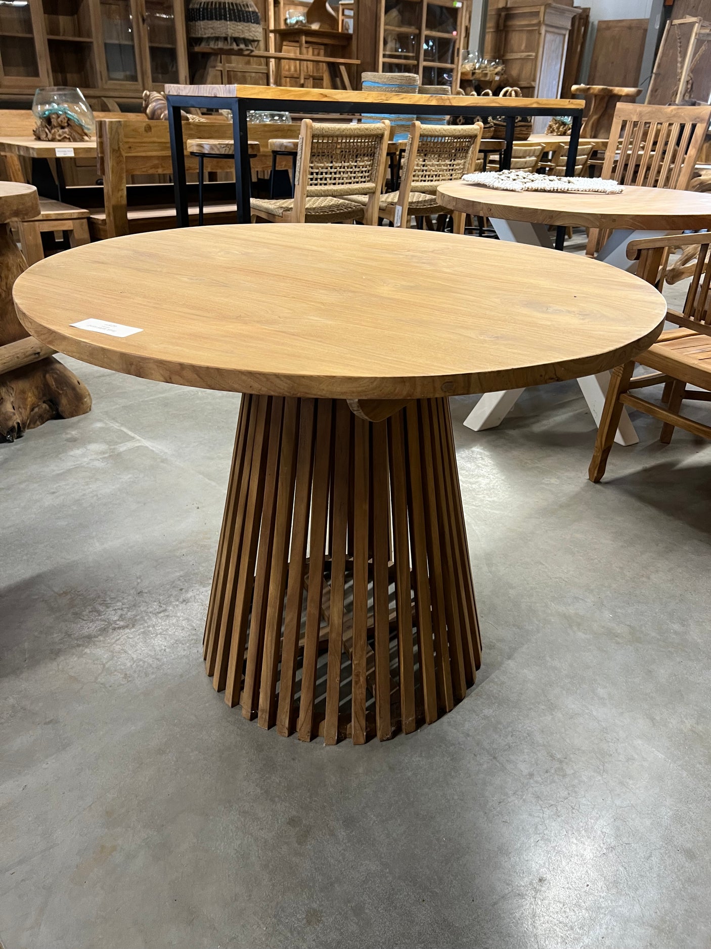 Round teak table - 100cm diameter
