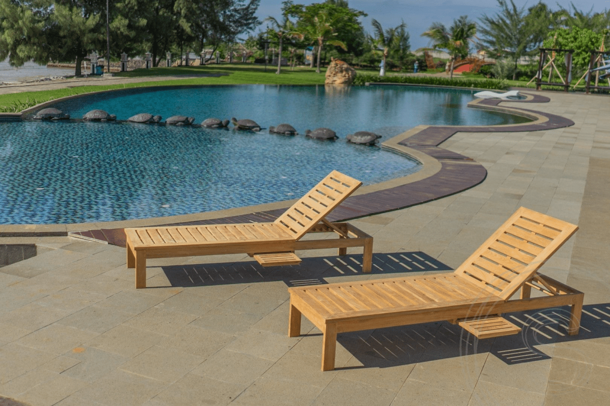 Teak lounger 2 x