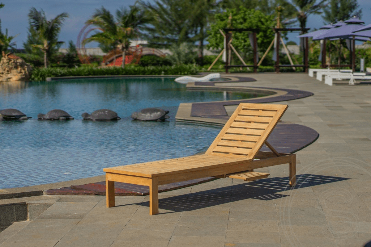 Teak lounger 2 x
