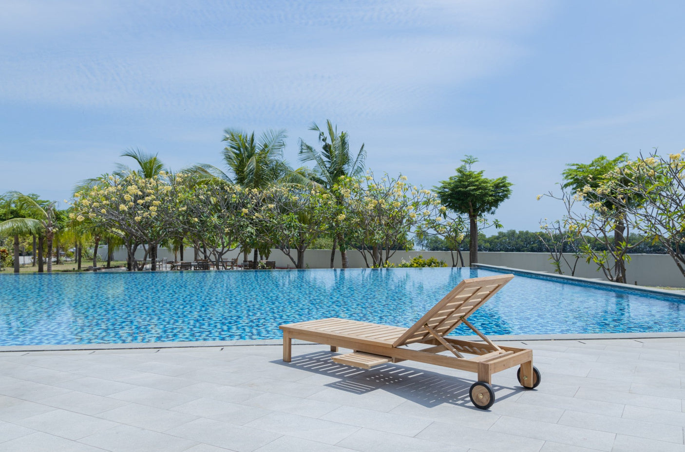 Teak Sun Lounger with Wheels & Side Tray – Solid Teak