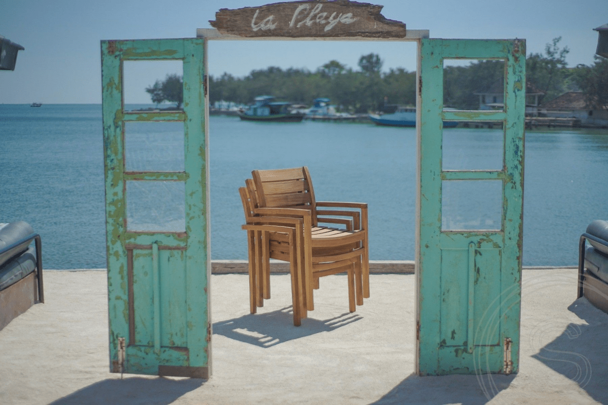 Teak garden table 240 x 100 + 8 garden chairs stacking