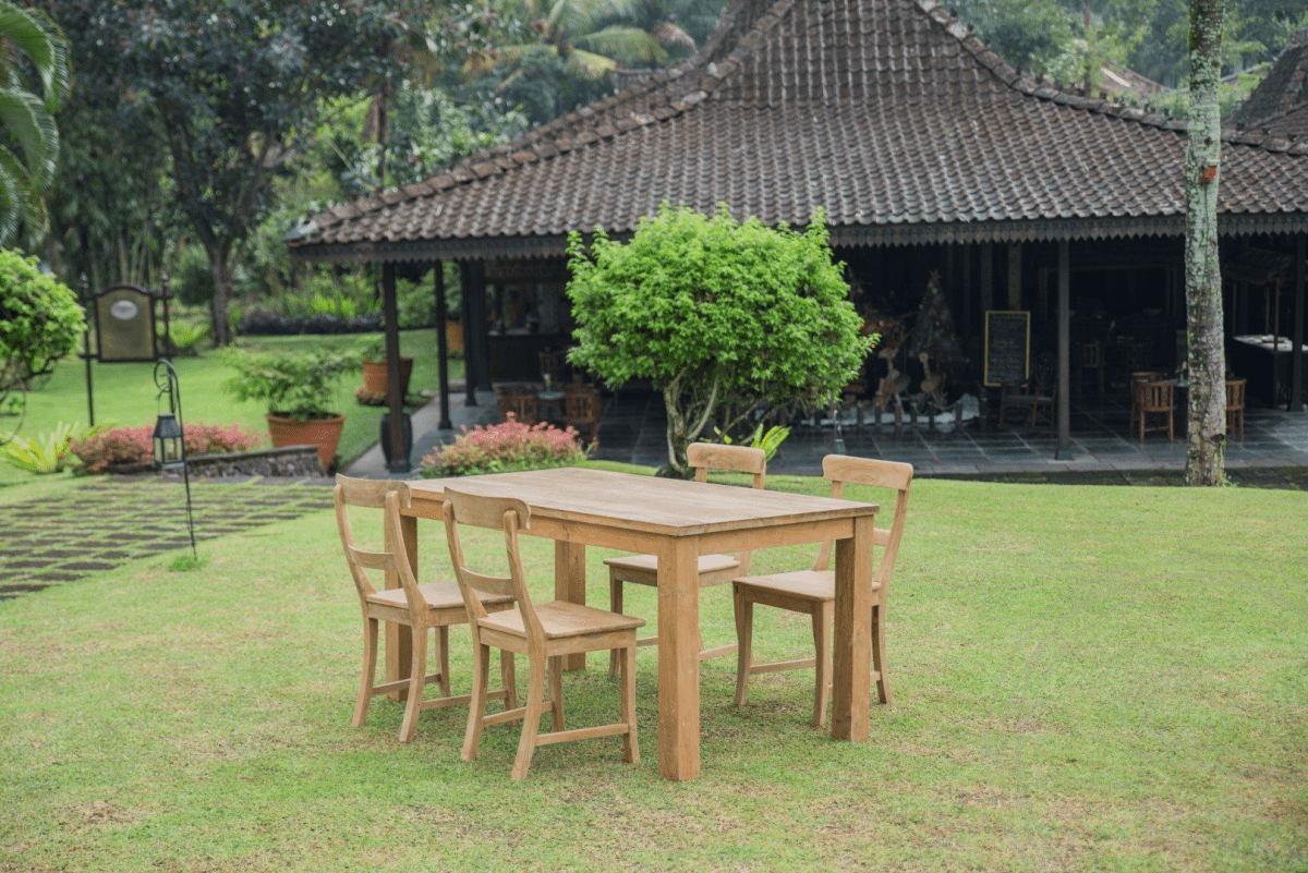 Teak table 160x90 + 4 chairs