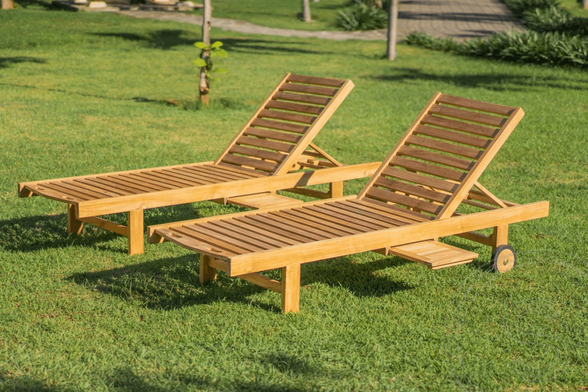 Teak lounger + wheels 2 x