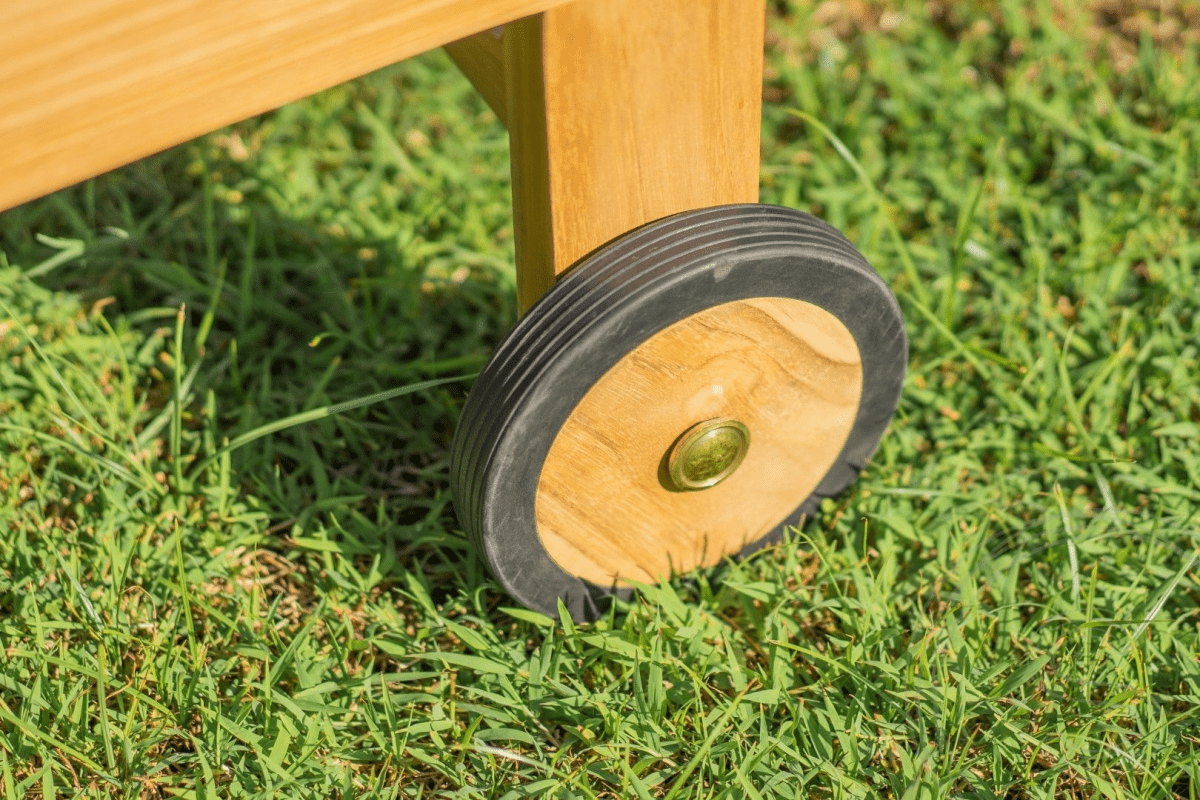Teak lounger + wheels 2 x