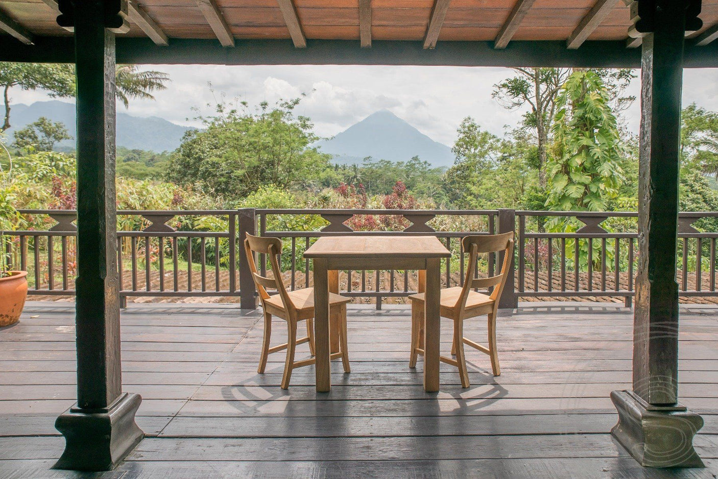 Teak table 80x80 rustic