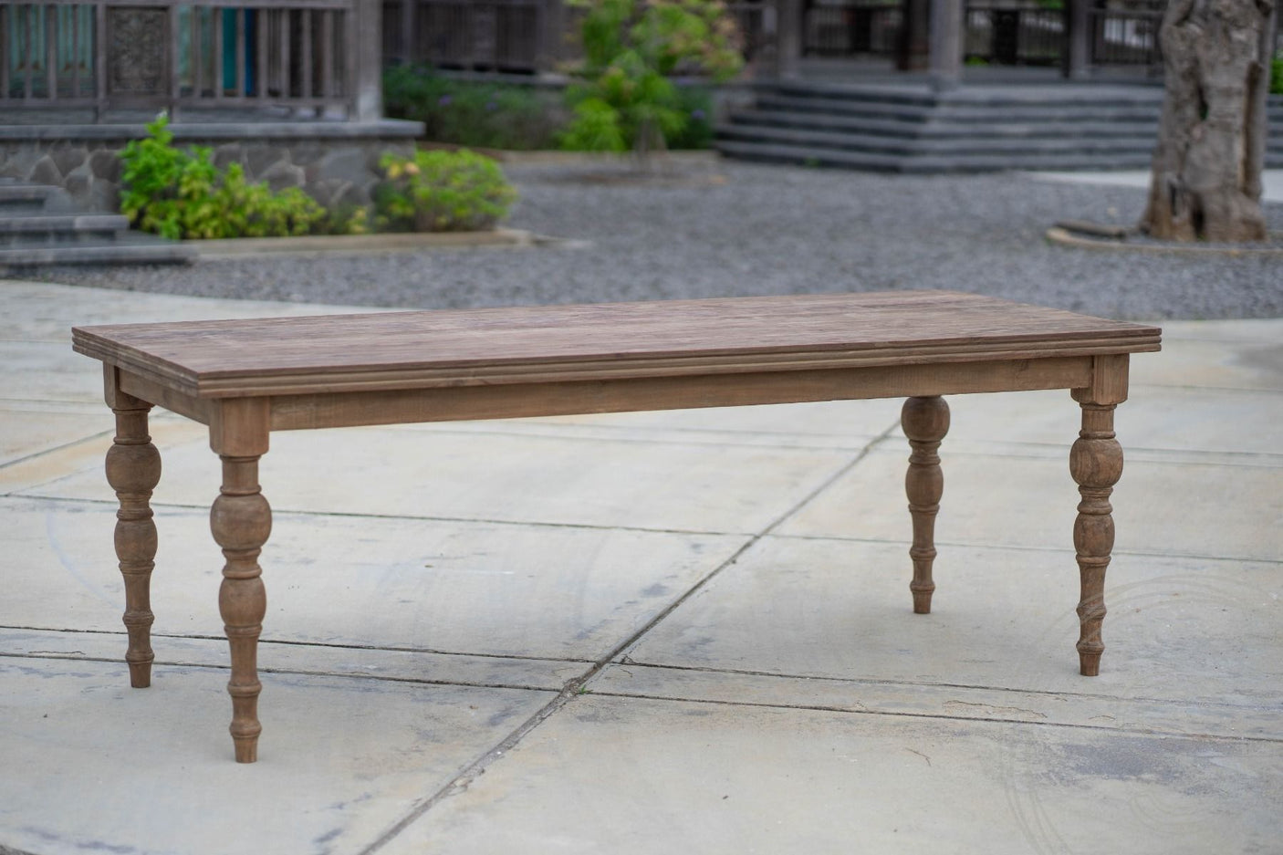 Round leg dining table teak 220x90cm