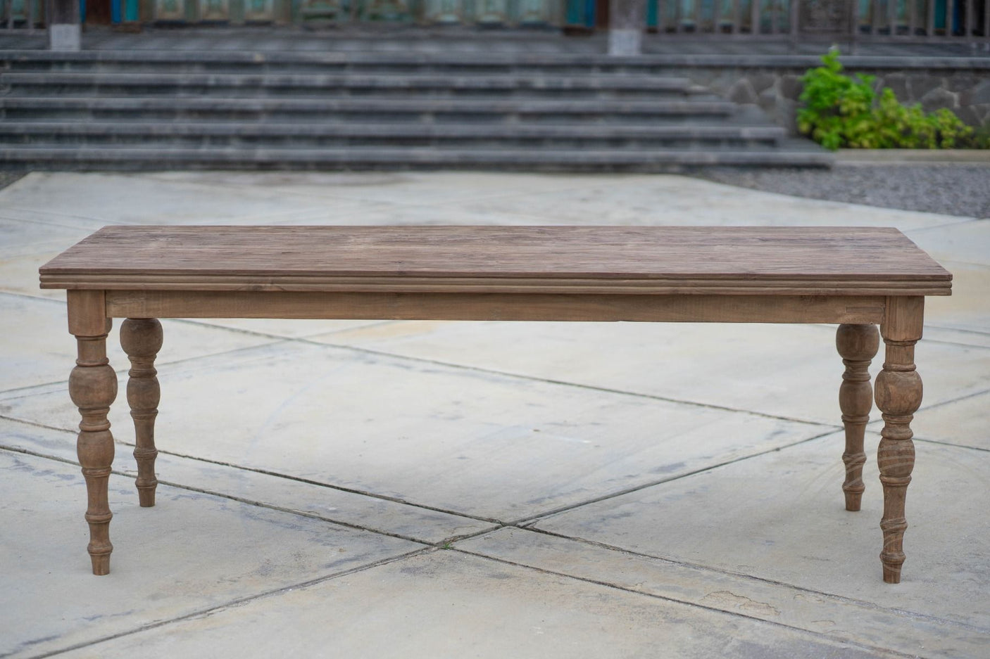 Round leg dining table teak 220x90cm