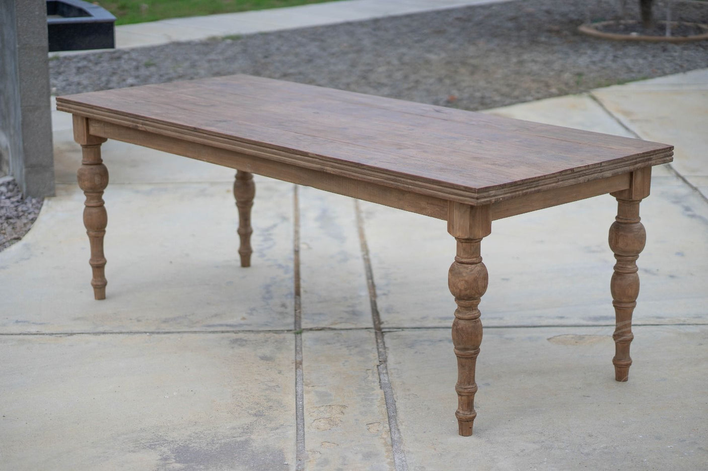 Round leg dining table teak 220x90cm