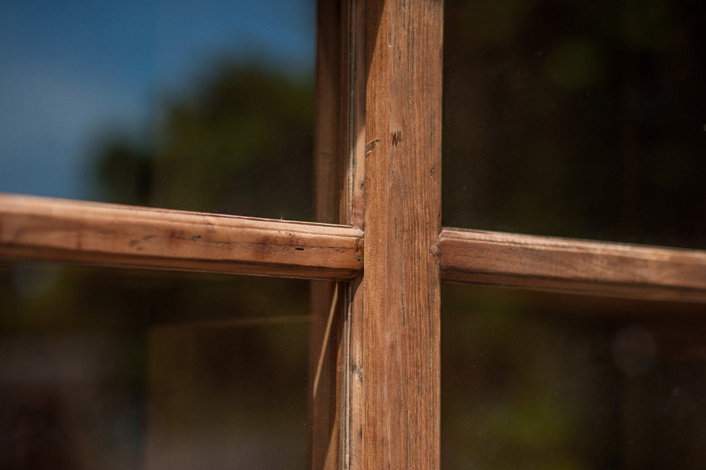 Teak vitrinekast 130cm oud hout - Souren Meubels