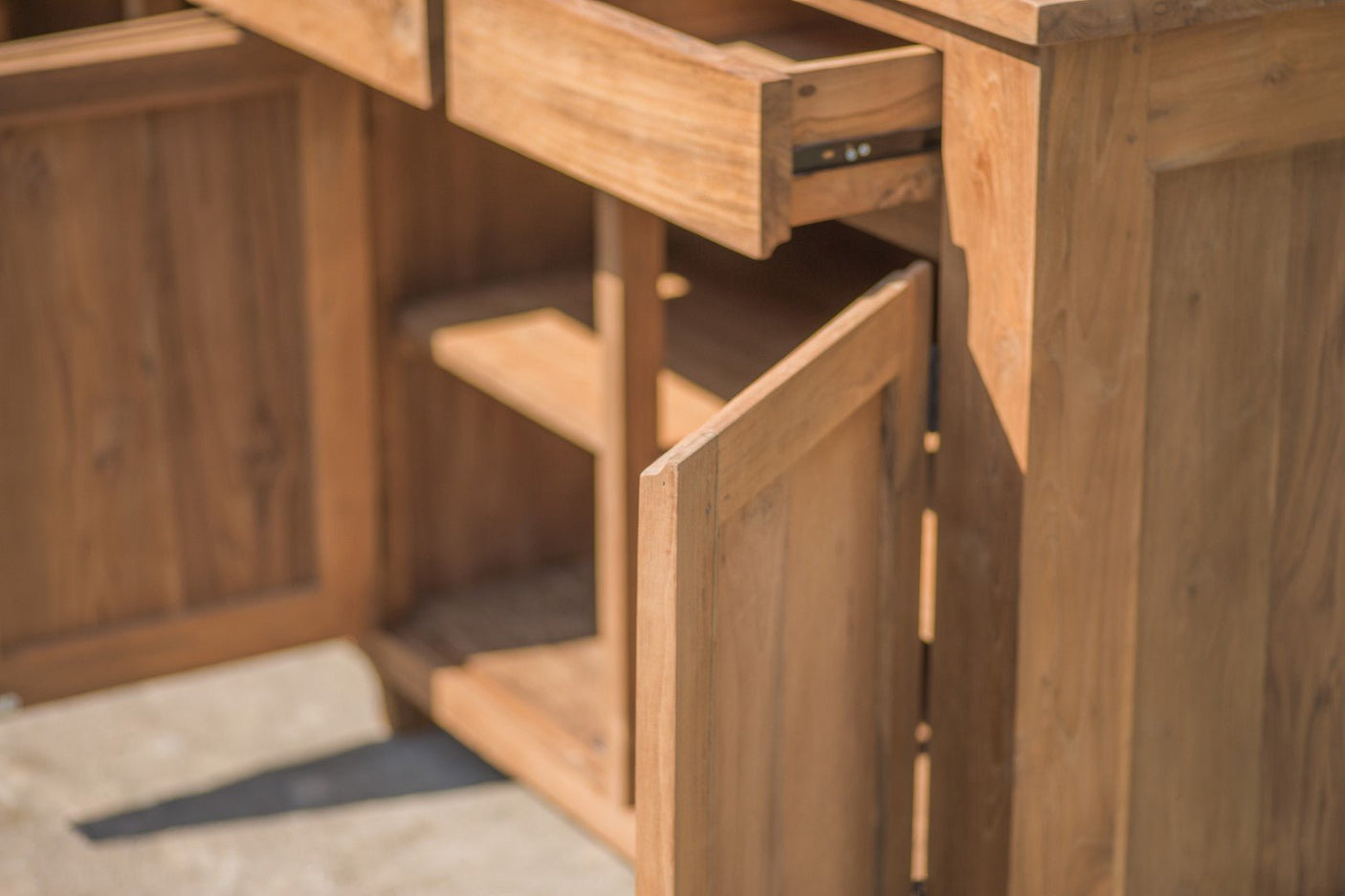 Teak dressoir 200 x 90 x 50 - Souren Meubels