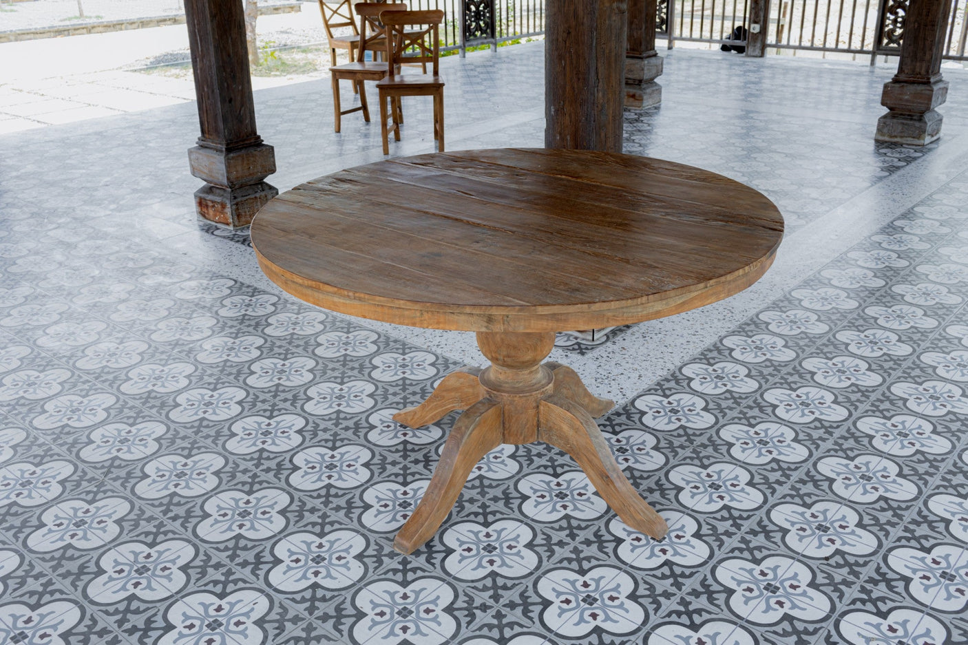 Round Teak Dining Table Anteak – Made from Reclaimed Teak Planks