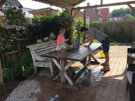 Onderhoud van teakstoelen: waar moet u in het voorjaar en najaar op letten?