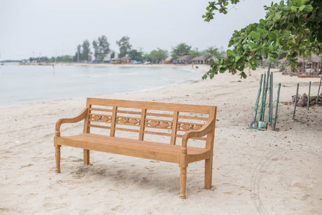 Teak stationsbank