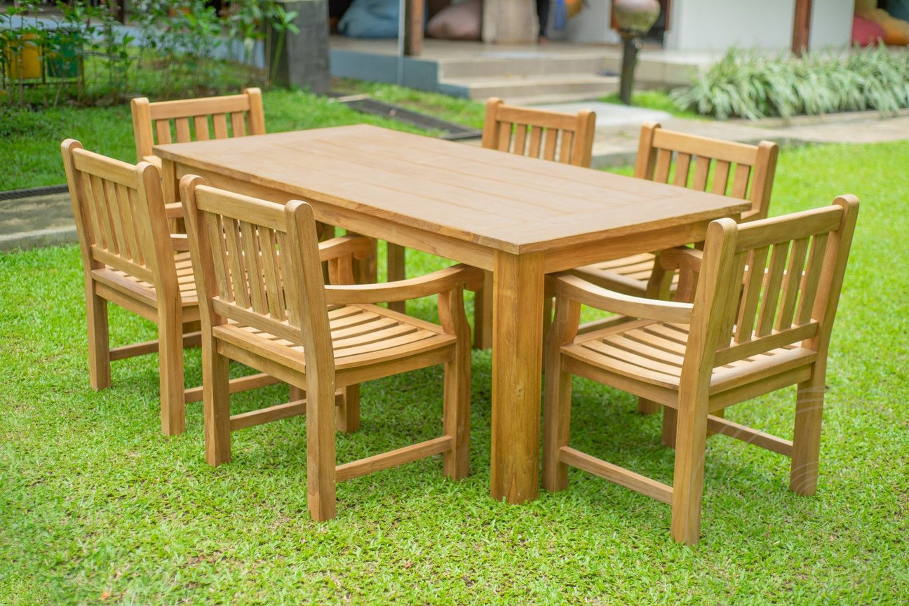 Teak tuinset met een teaktafel en zes teak tuinstoelen