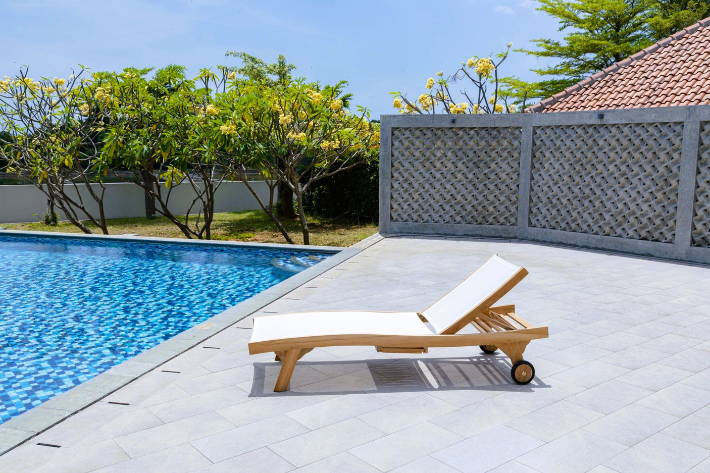 Teak Batyline Sun Lounger White – Solid Teak Outdoor Lounger