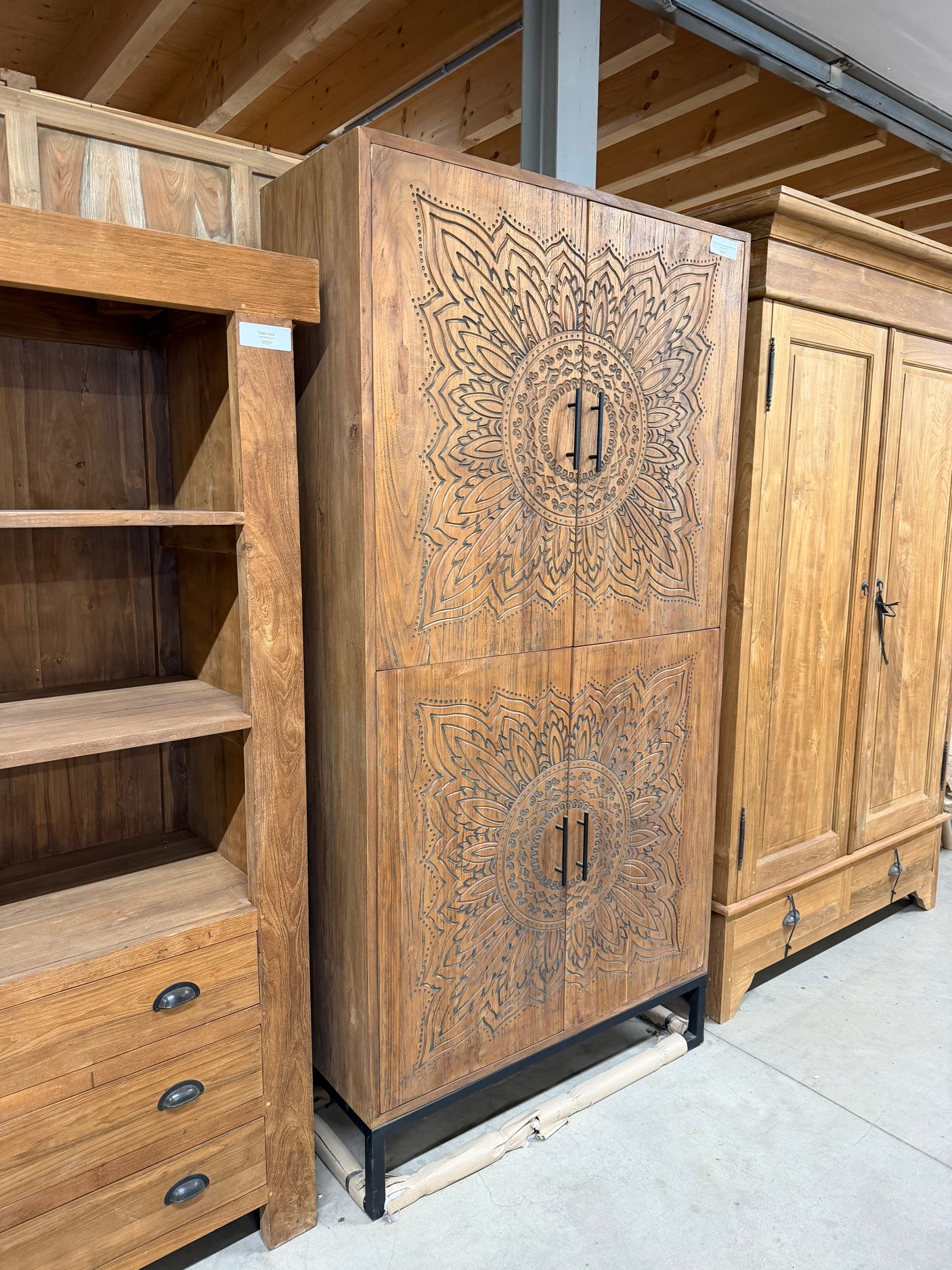 Teak cabinet carving - 100x40x220cm