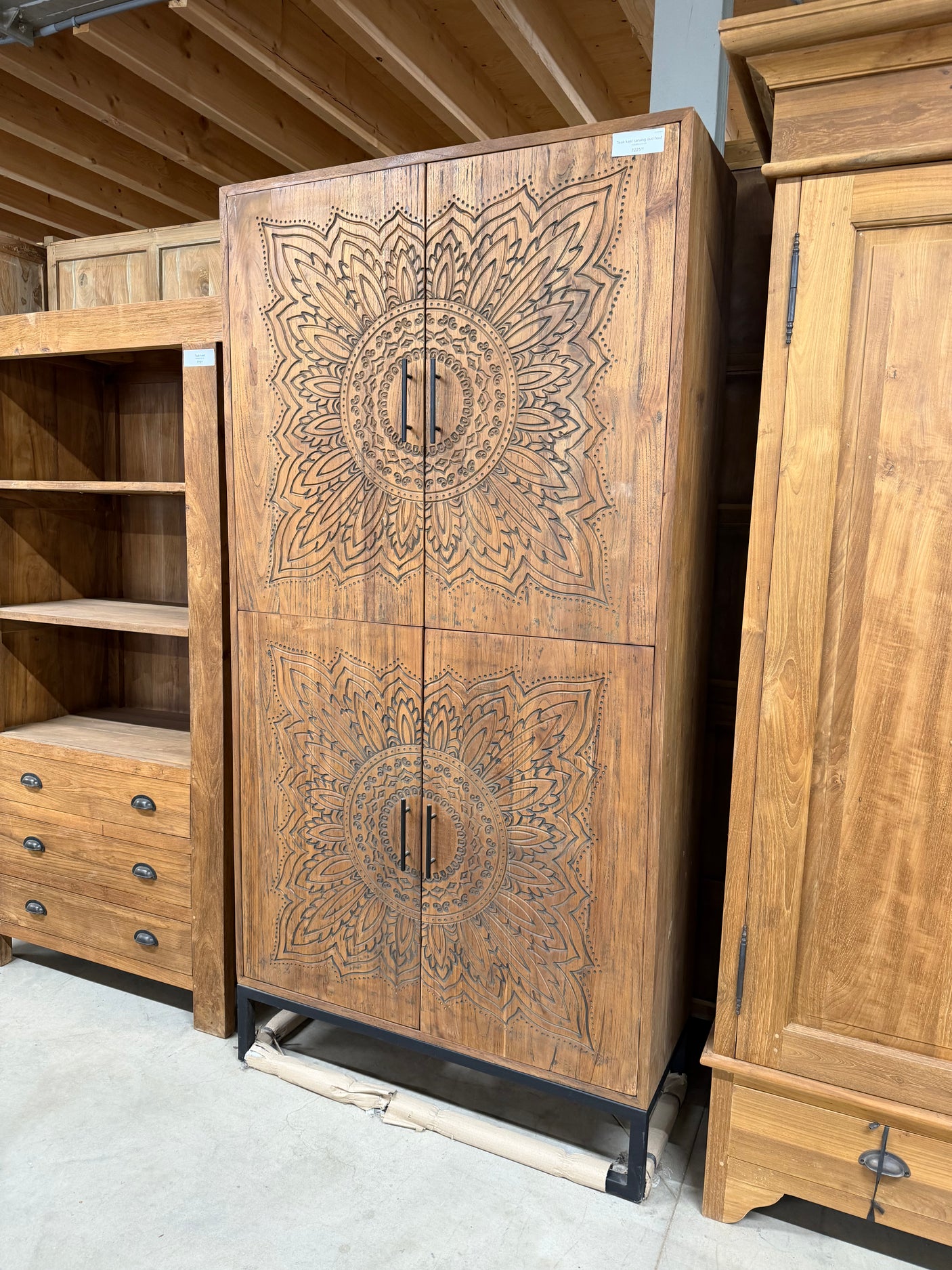 Teak cabinet carving - 100x40x220cm