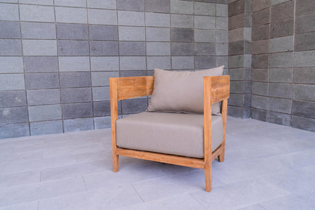 Lura teak armchair with sunproof cushions