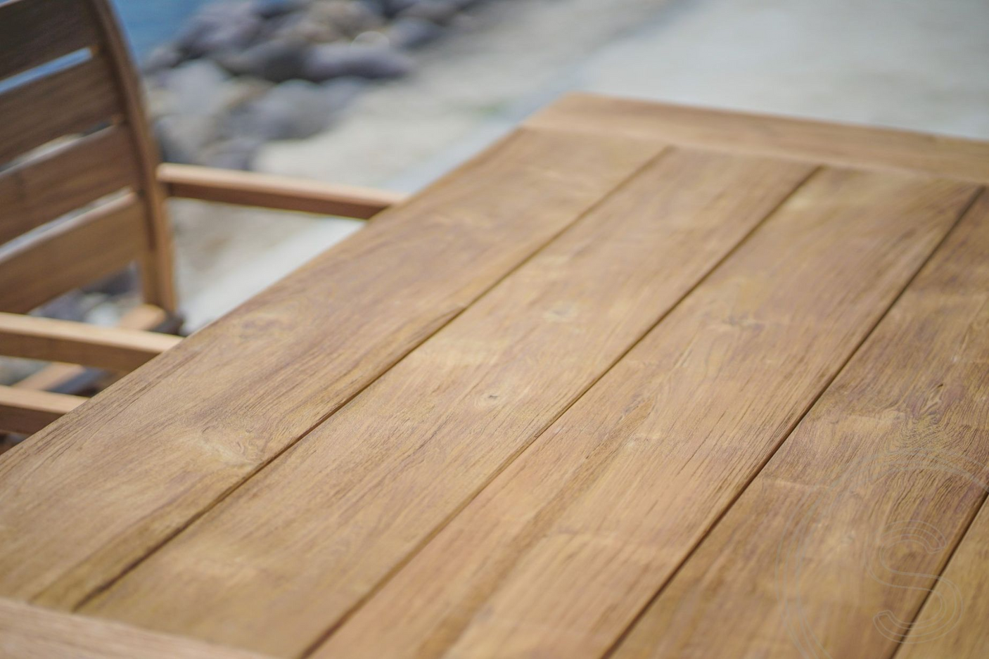 Teak garden table 200 x 90 + 6 garden chairs stacking