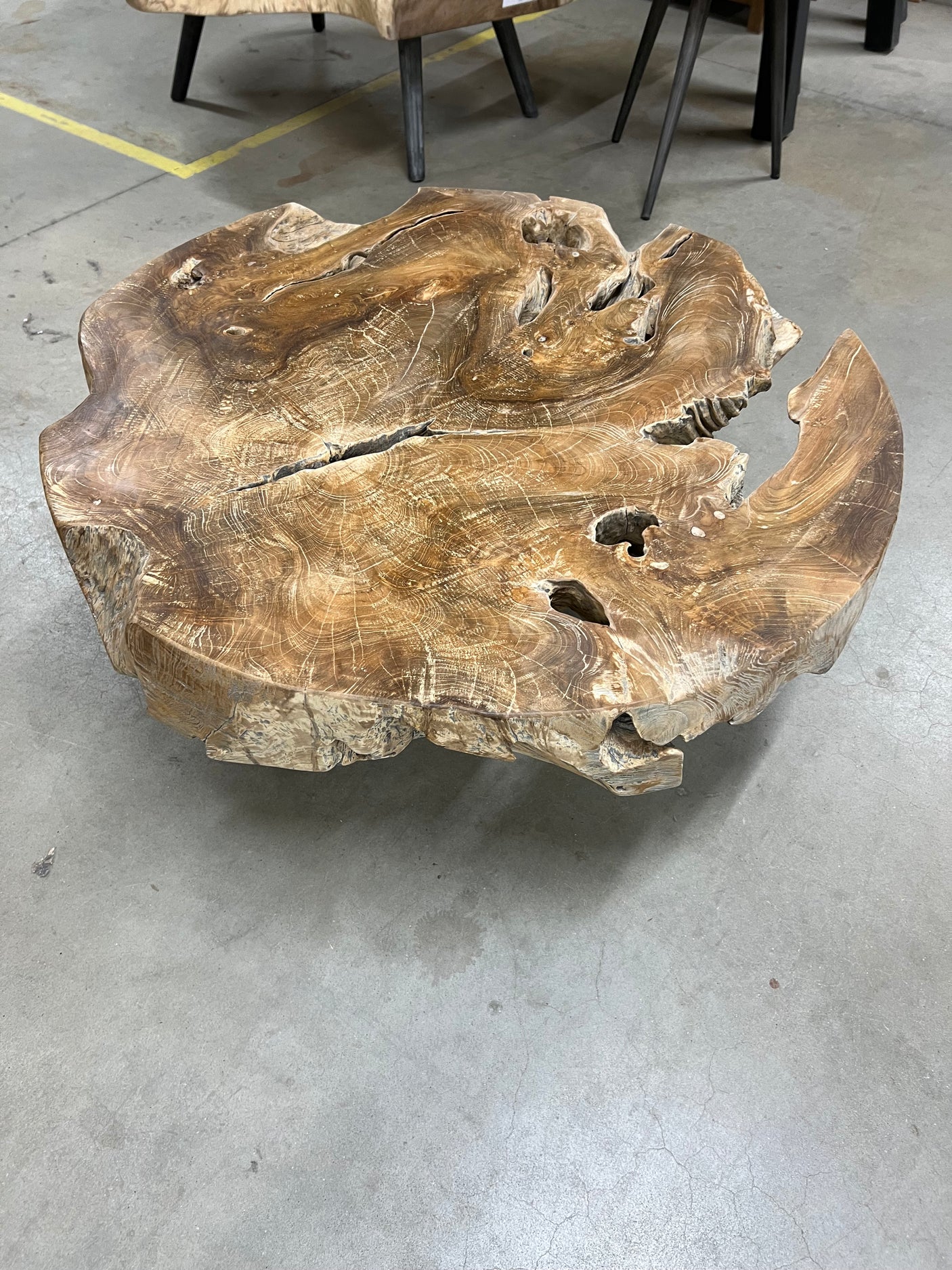 Teak root coffee table 90cm diameter - 90x90x39cm