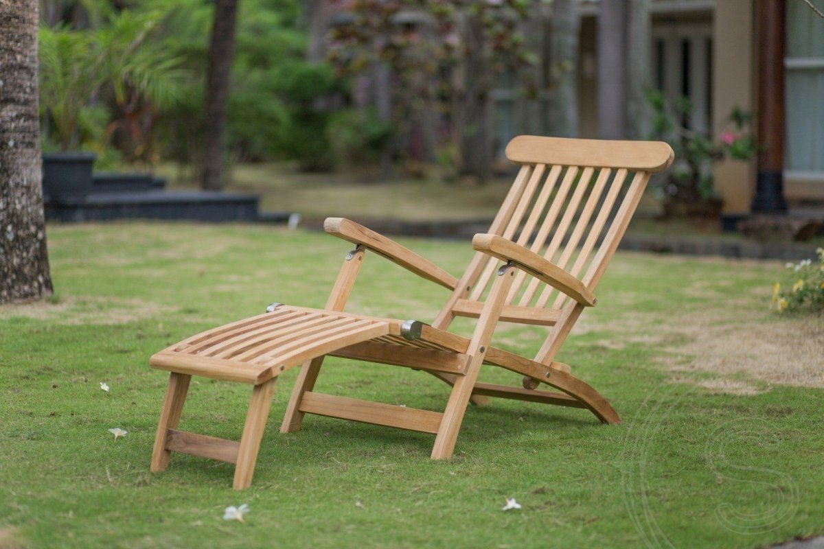Teak deckchair 