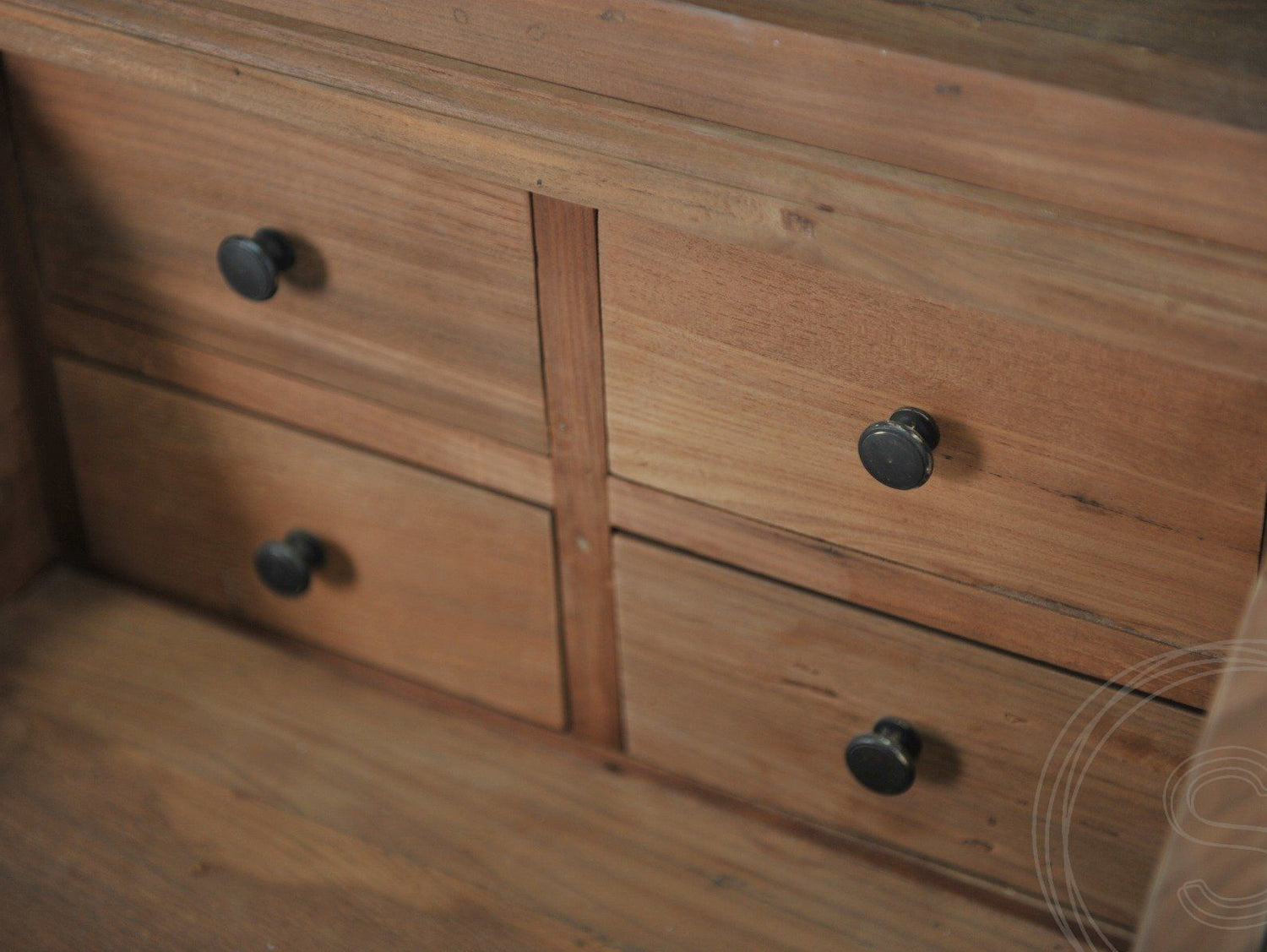 Teak grutterskast 160cm met bolle kleppen - Souren Meubels