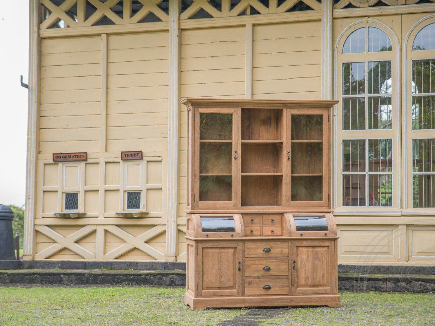 Teak grutterskast 160cm met bolle kleppen - Souren Meubels