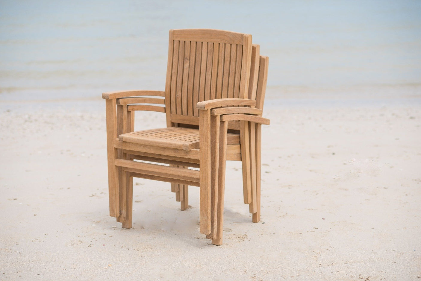 teak stapelstoel