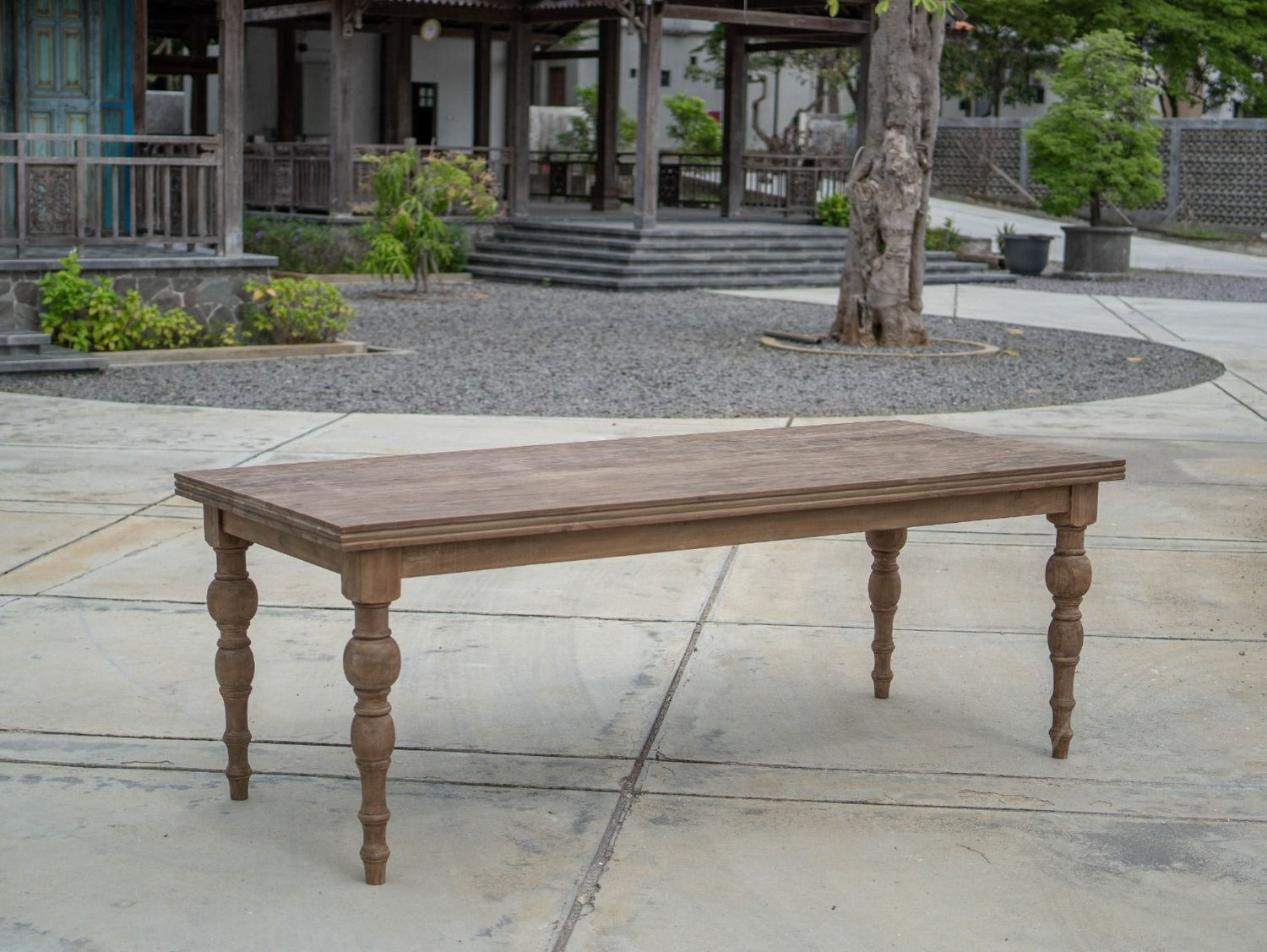 Round leg dining table teak 220x90cm