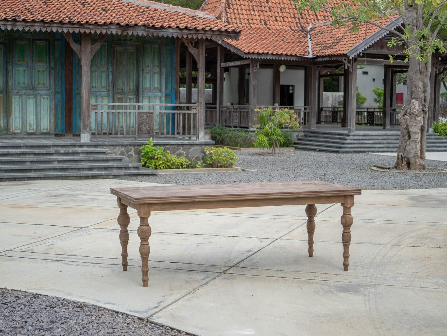 Round leg dining table teak 220x90cm