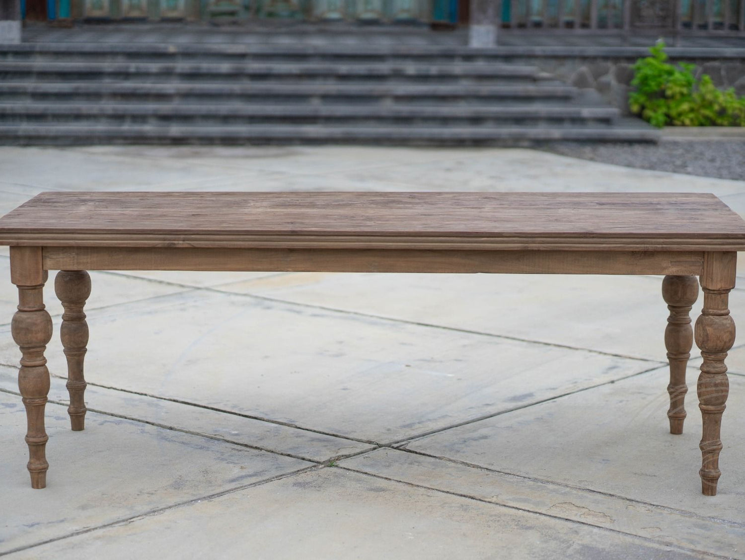 Round leg dining table teak 220x90cm