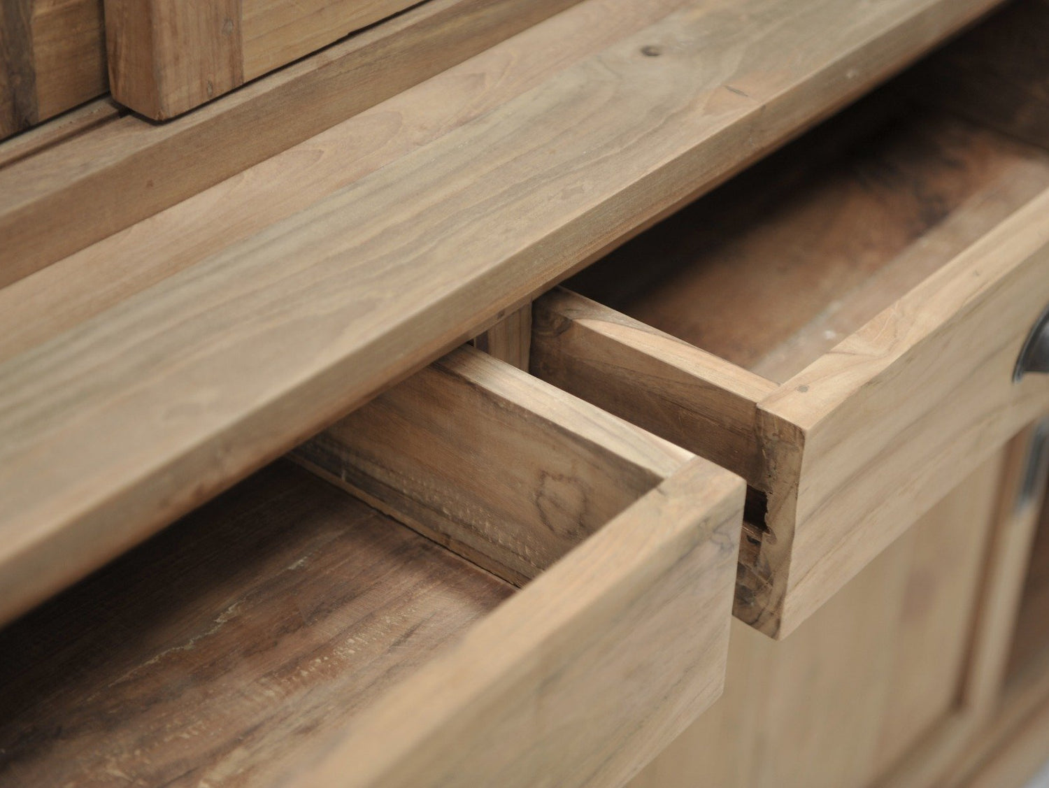 Teak vitrinekast 140cm - Souren Meubels