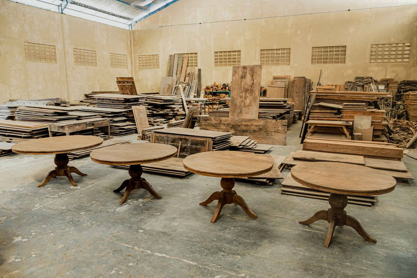 Round Teak Dining Table Anteak – Made from Reclaimed Teak Planks