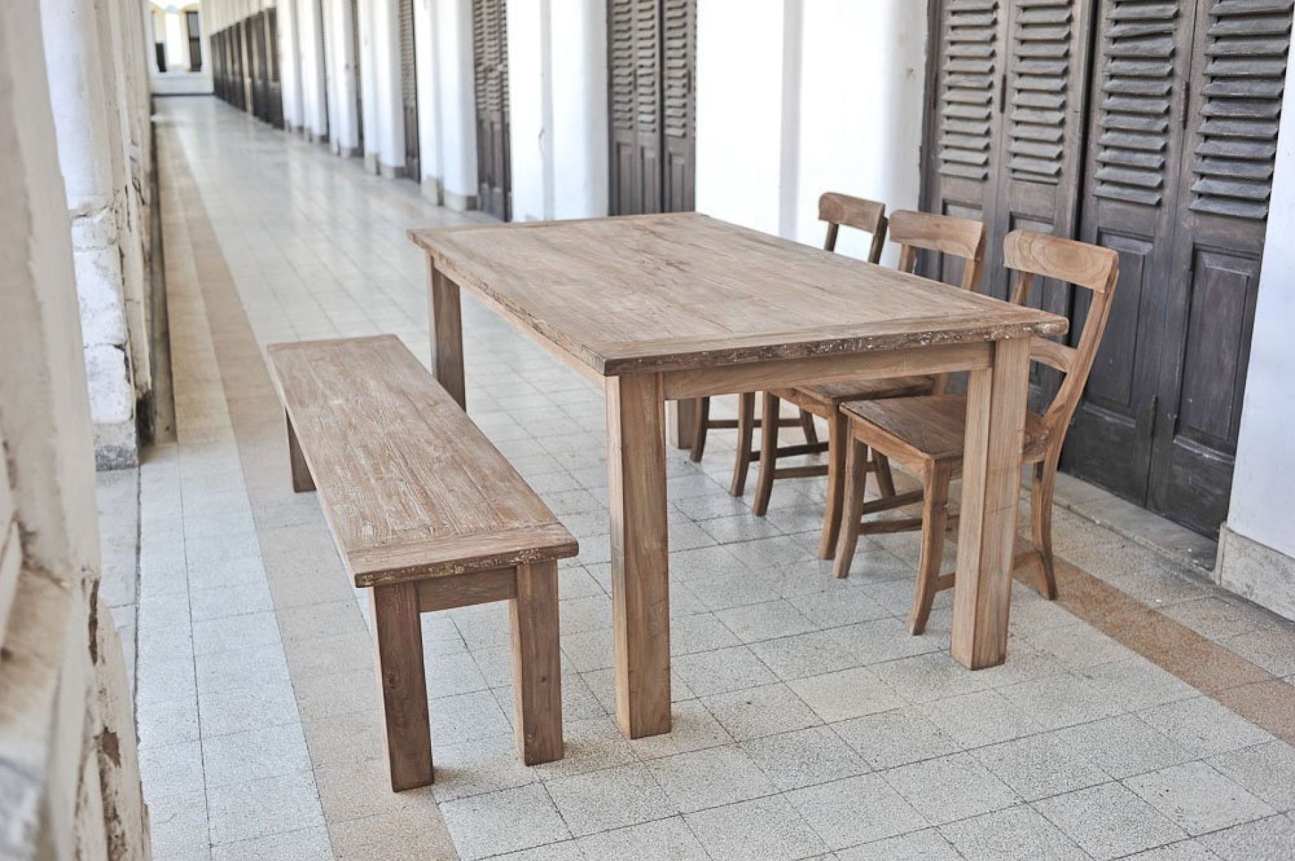 sociaal Overblijvend Portaal Teak tafel dingklik 200x100 + 3 stoelen + bank